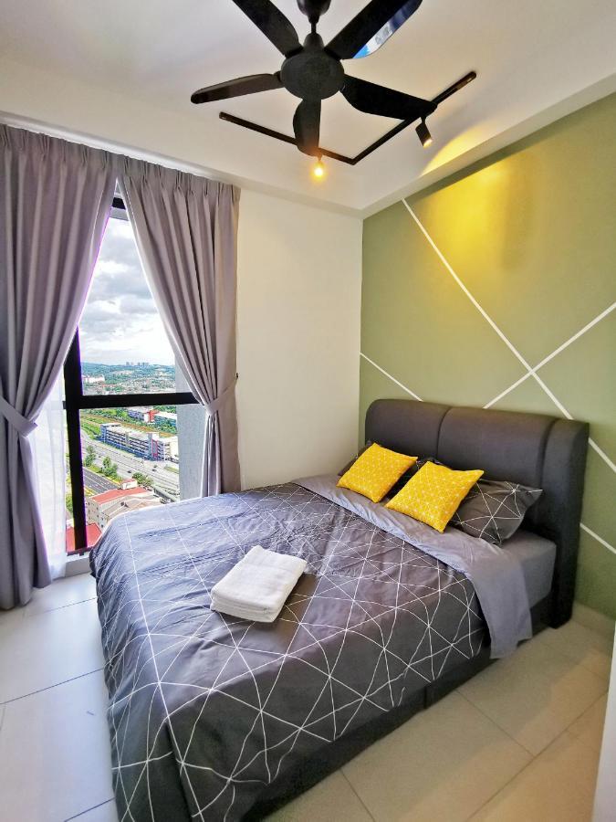 Astetica Pool & Lake View High Floor 100Mbps Wifi Netflix Seri Kembangan Exterior photo